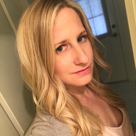 Meet your Posher, Monica - Picture 1 of 1